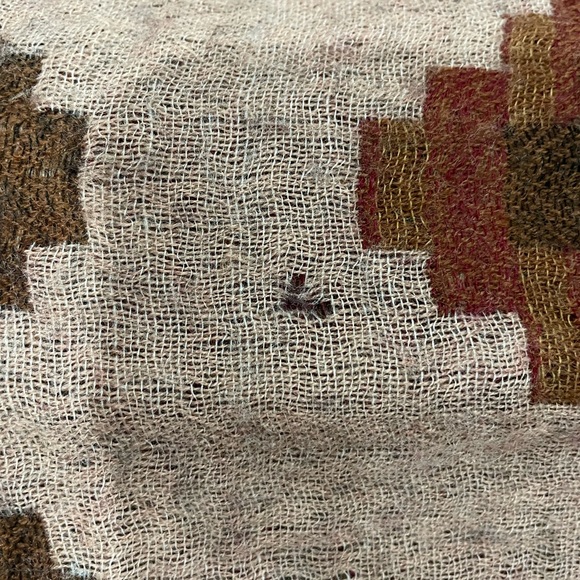 Aritzia Wilfred Diamond Mosaic Blanket Scarf - Picture 3 of 5